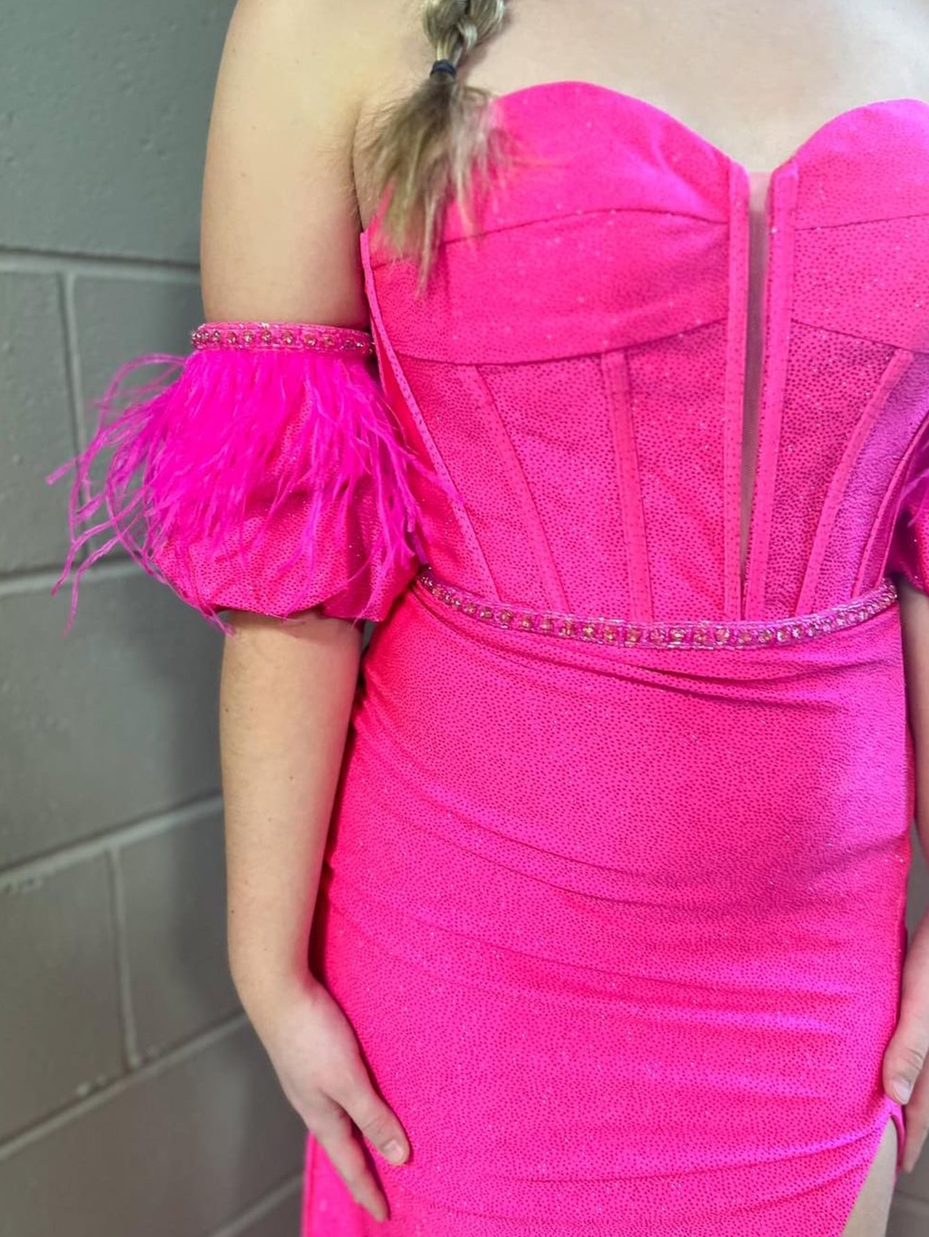 Iliana | Vestido de fiesta largo ajustado sin tirantes y corte sirena rosa con abertura