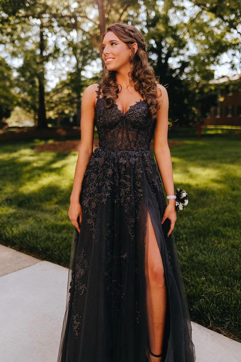 Mariana | A-Linien-Ballkleid aus Spitzentüll mit Herzausschnitt und Schlitz