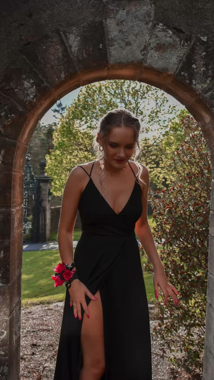 Schlichtes schwarzes A-Linien-Ballkleid Schwarzes Abendkleid Wintertanzkleid Y5447