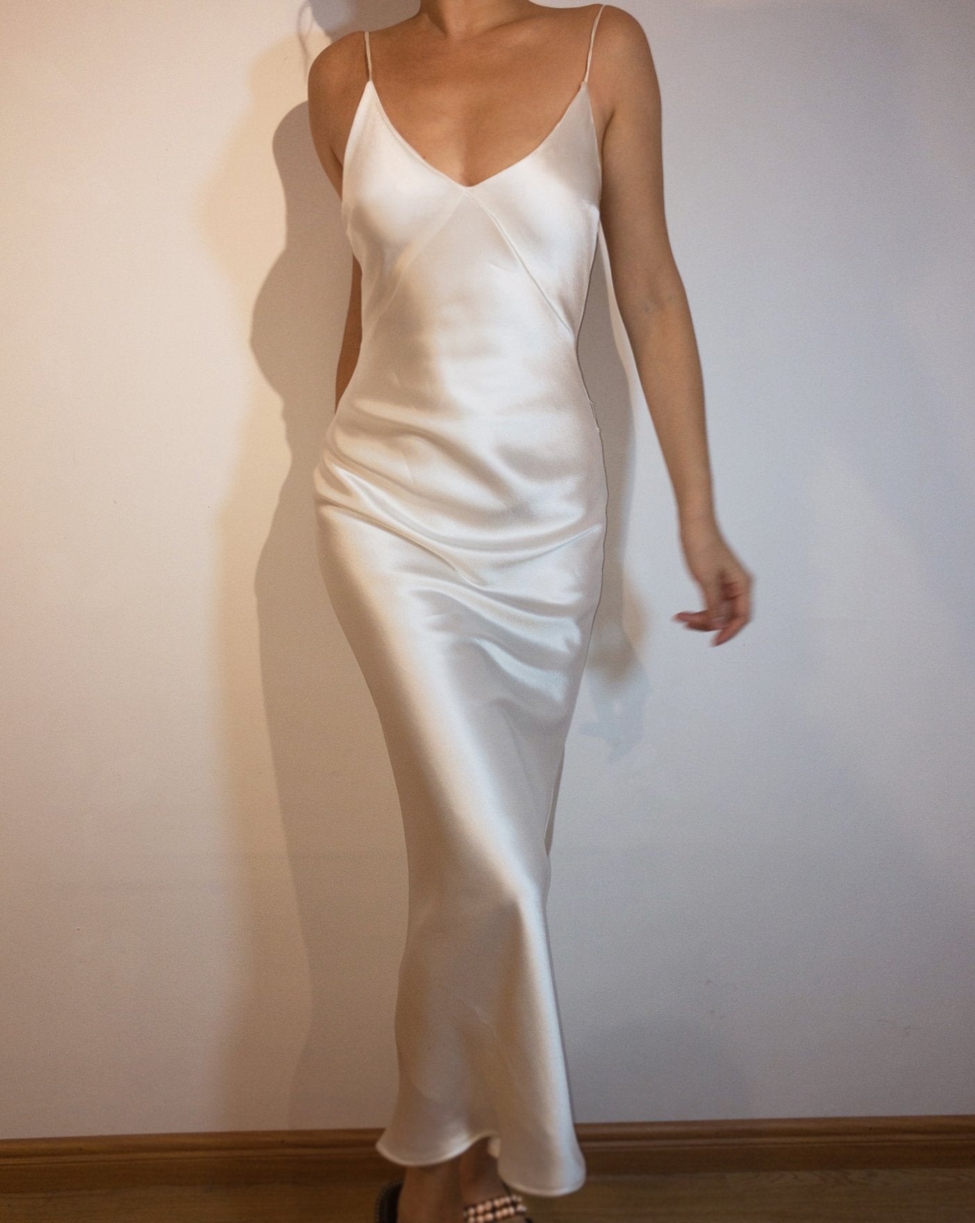 100% Mulberry Silk Simplicity V Neck Dress