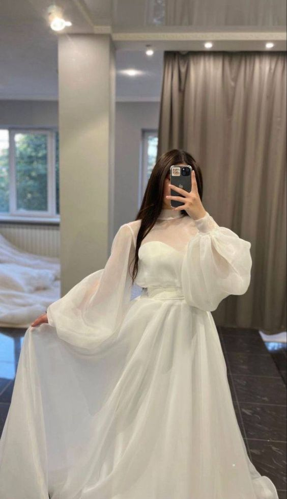 Hermosos vestidos de novia de tul blanco con corte A y mangas largas Y5572