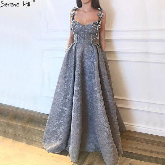 En oferta, sin devolución ni reembolso. Venta 2025. Vestidos de noche de encaje con flores y lentejuelas grises. Nuevos vestidos de noche sexis sin mangas para playa. Moda LA6539.