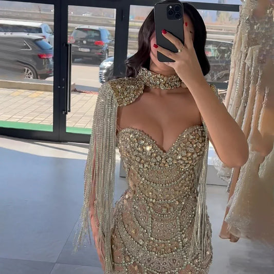 Vestido de noche nude sin tirantes con borla de cuentas y capa corta con flecos desmontables para ocasiones formales LA72876