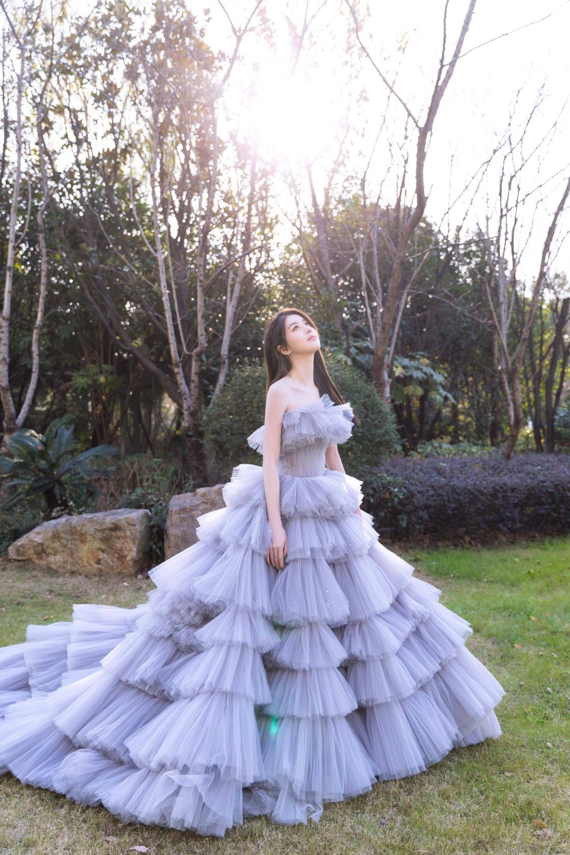 Hermoso vestido de fiesta de tul en capas con corte A para quinceañeras Y2642