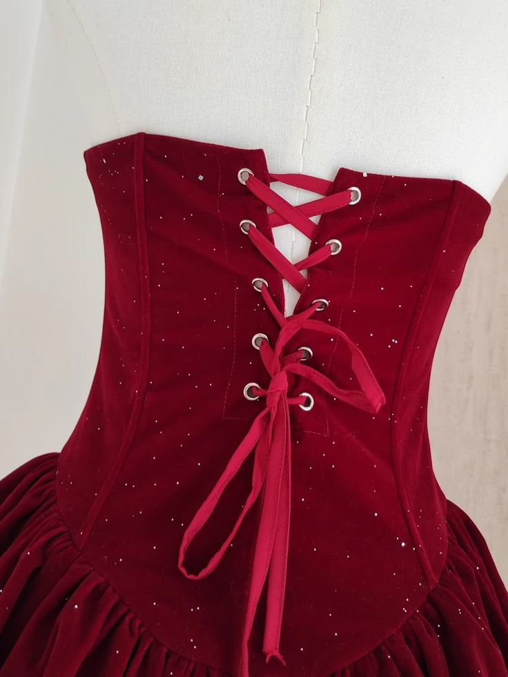 Süßes A-Linien-Kleid mit trägerlosem, burgunderfarbenem Samt und Rüschen, Y7972