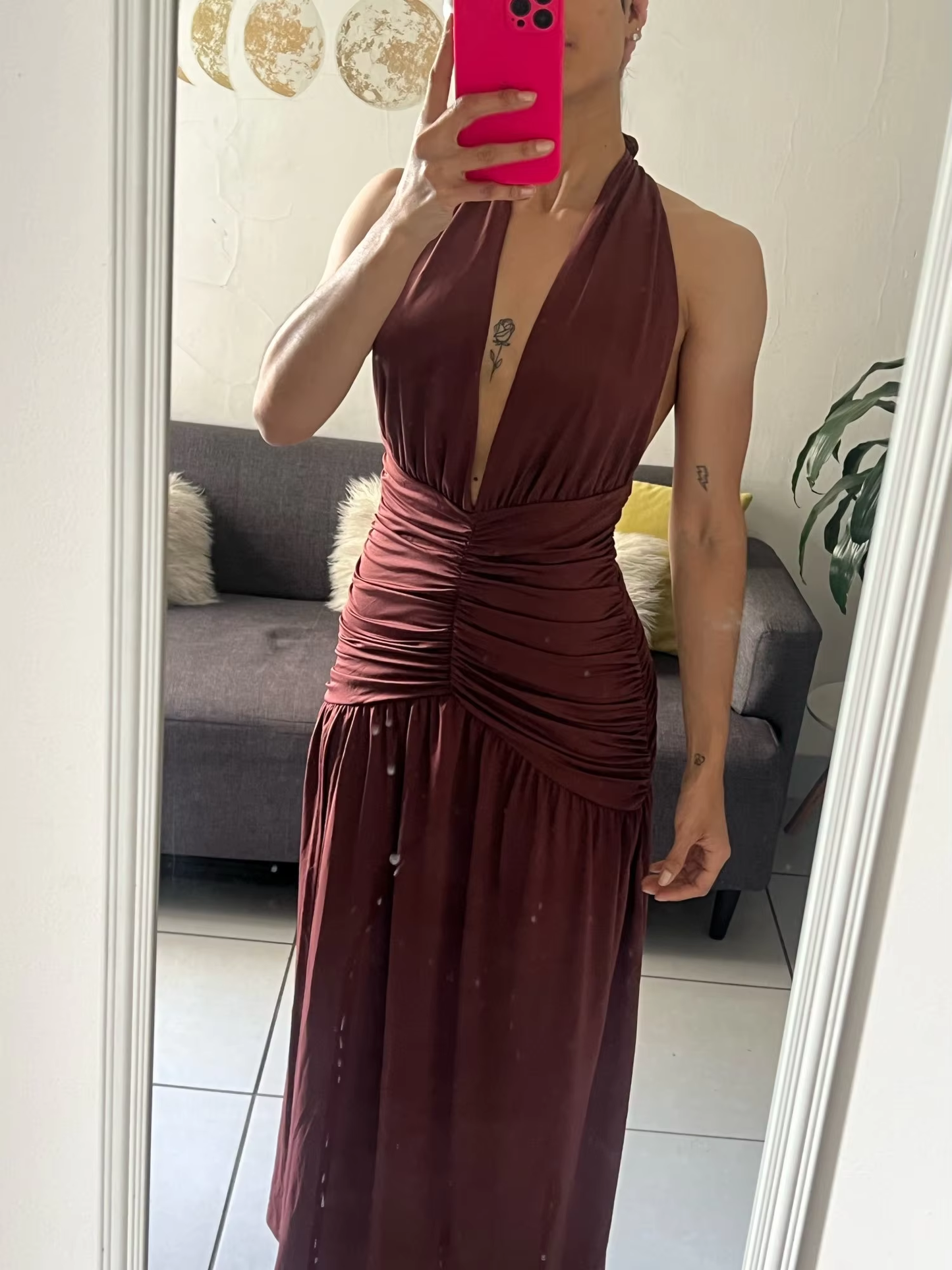 Vestido de fiesta marrón sexy con escote halter, espalda descubierta, corte A y abertura en V profundo, Y8481