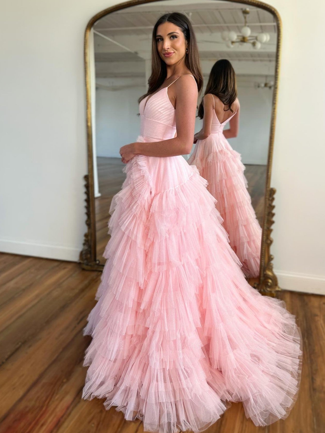Alianna |A-Linien-Ballkleid aus Tüll mit Spaghettiträgern und Stufen