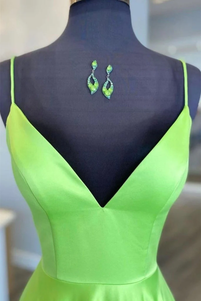 Schlichtes A-Linie V-Ausschnitt Grünes Satin Langes Ballkleid, V-Ausschnitt Grünes Abendkleid für Abschlussfeier Y215