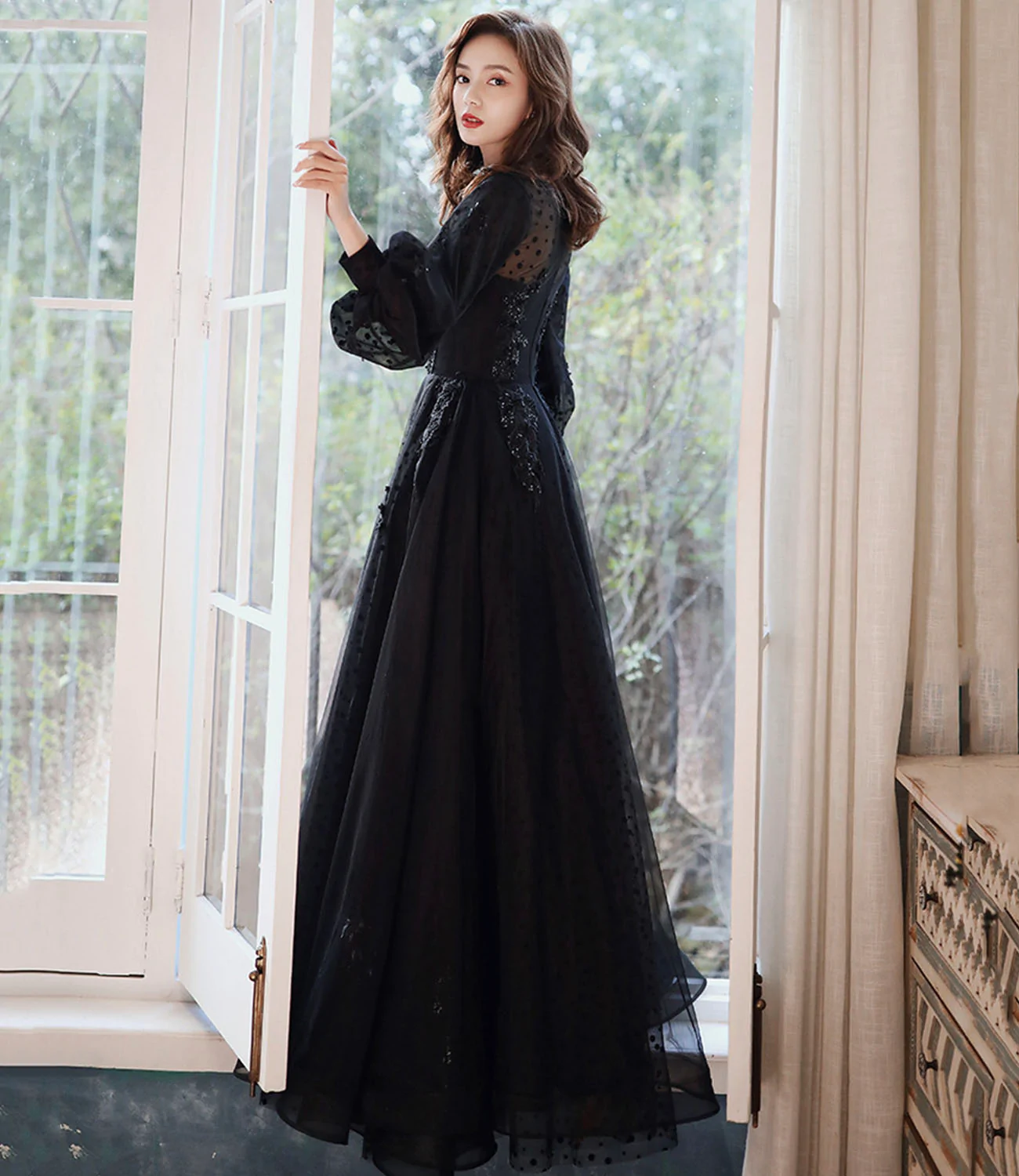 Schwarzes langes Ballkleid aus Spitze in A-Linie Y1294