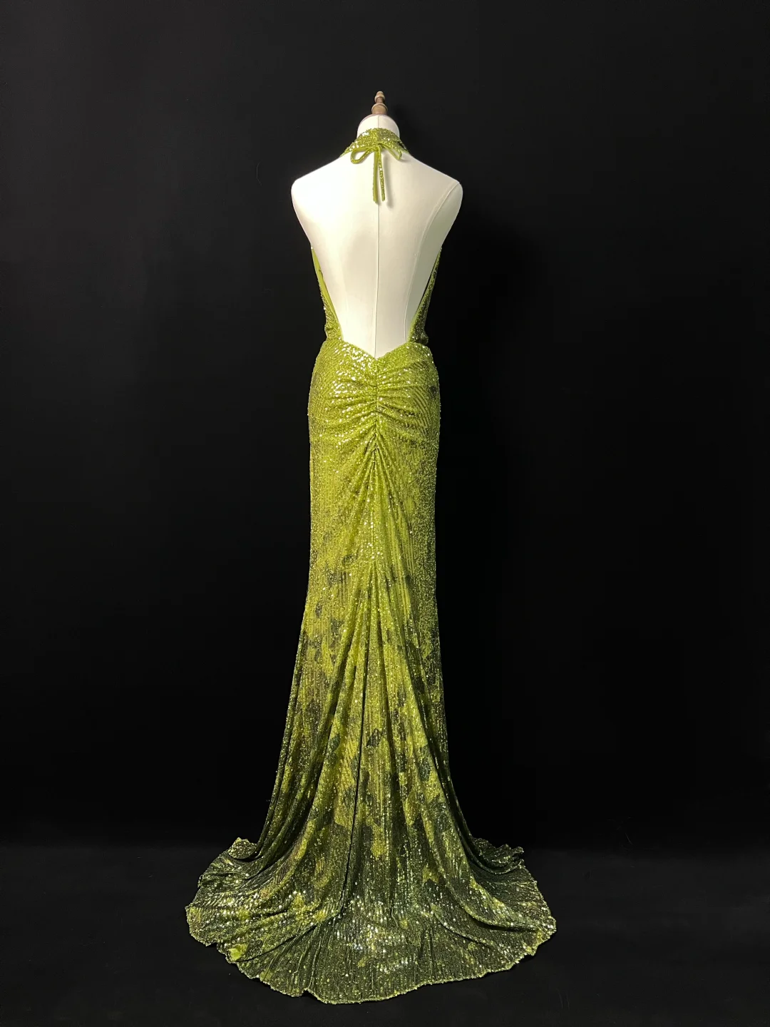 Wunderschönes grünes Neckholder-Pailletten-Ballkleid mit rückenfreiem Rücken, langes Meerjungfrau-Abendkleid Y8647