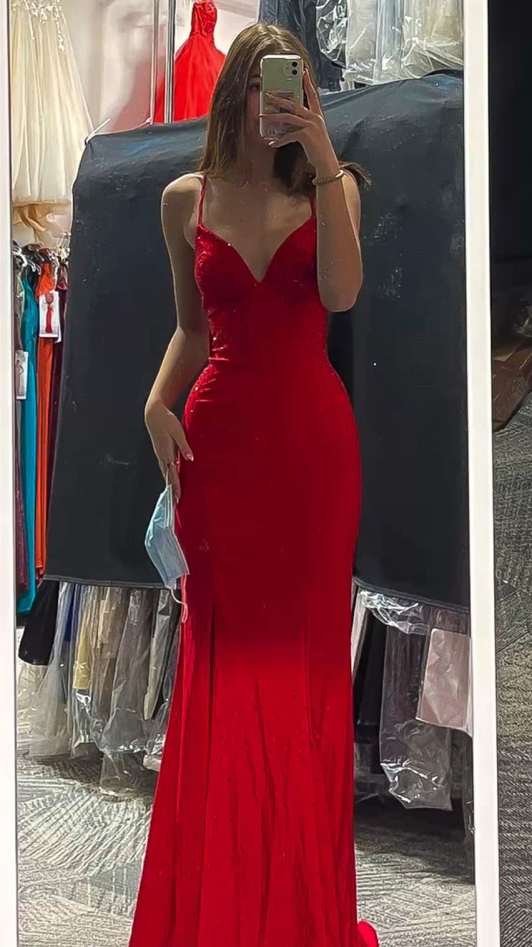 Elegante vestido de fiesta largo de sirena rojo con escote en V Y422