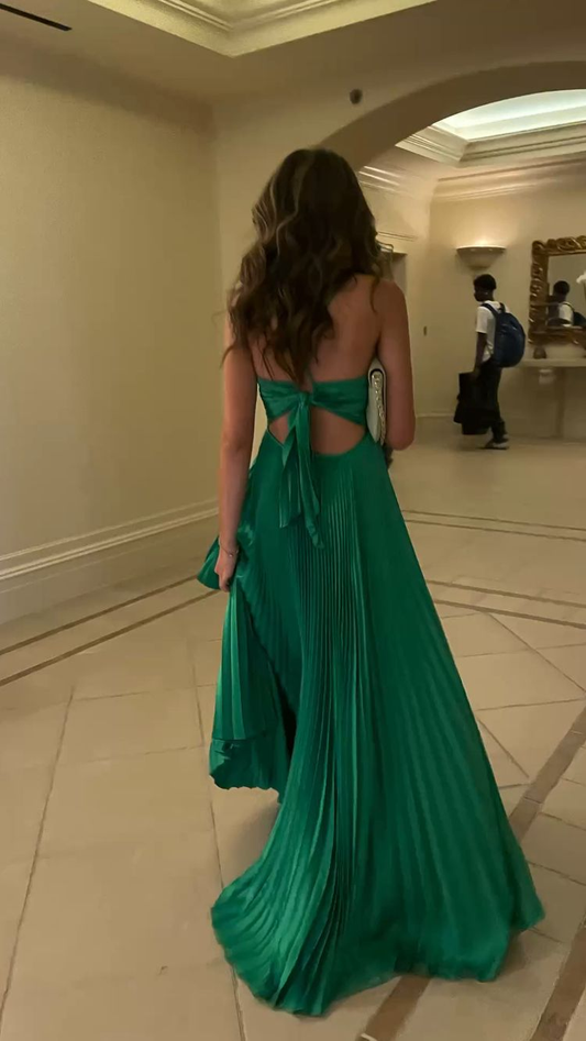 Vestido de noche largo plisado verde con lazo en la espalda Y4000
