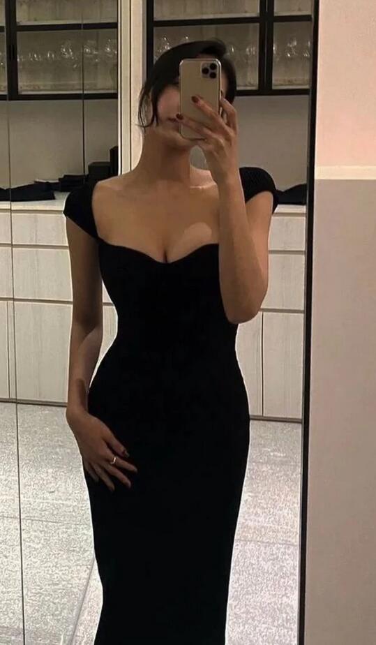 Vestido de noche negro sencillo hasta el suelo con mangas cortas Y1142