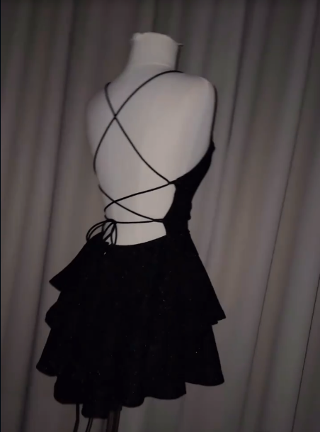 Sexy rückenfreies kurzes Ballkleid aus schwarzem Satin für die Heimkehr Y7620