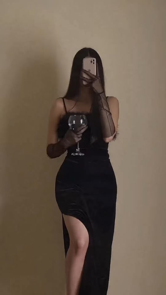 Sexy Träger Schwarz Samt Schlitz Federn Ballkleid Langes Abendkleid Y7647