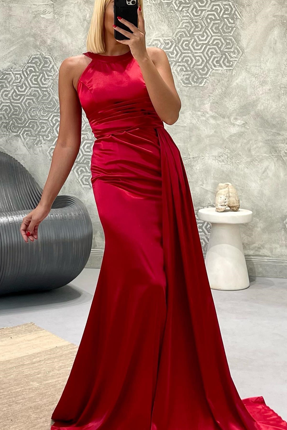 Elegantes langes Meerjungfrau-Abendkleid aus Satin mit Juwelen