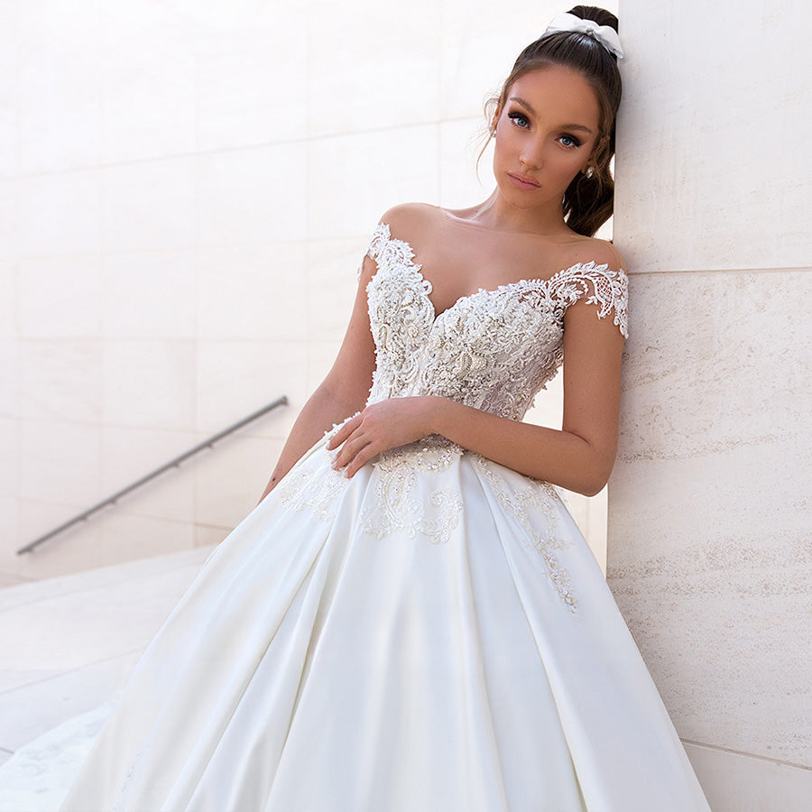 Sexy Off Shoulder Wedding Dresses A-Line Lace Applique Women's Elegant Sleeveless Beach Party Satin Beads Applique Bridal Gowns-payinti