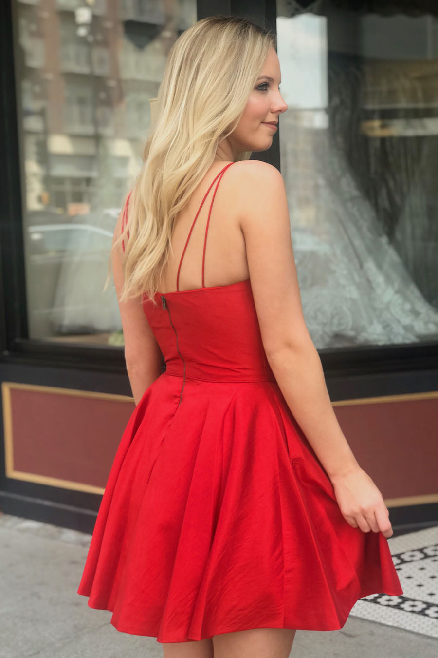 Celestine | A-Linien-Heimkehrkleid aus Satin mit Spaghettiträgern