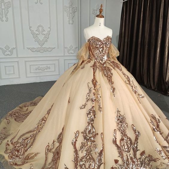 Vestidos de quinceañera con escote corazón dorado Y2859