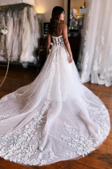 Vestidos de novia de tul con escote corazón, sin mangas, corte A y largo hasta el suelo, con apliques