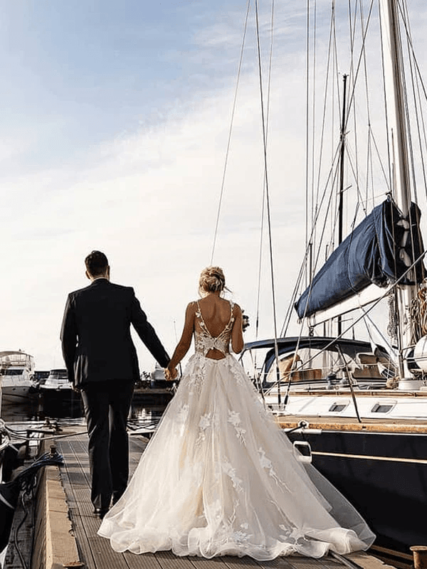 A-line Floral Applique Beach Wedding Dresses Backless Wedding Gown WD467