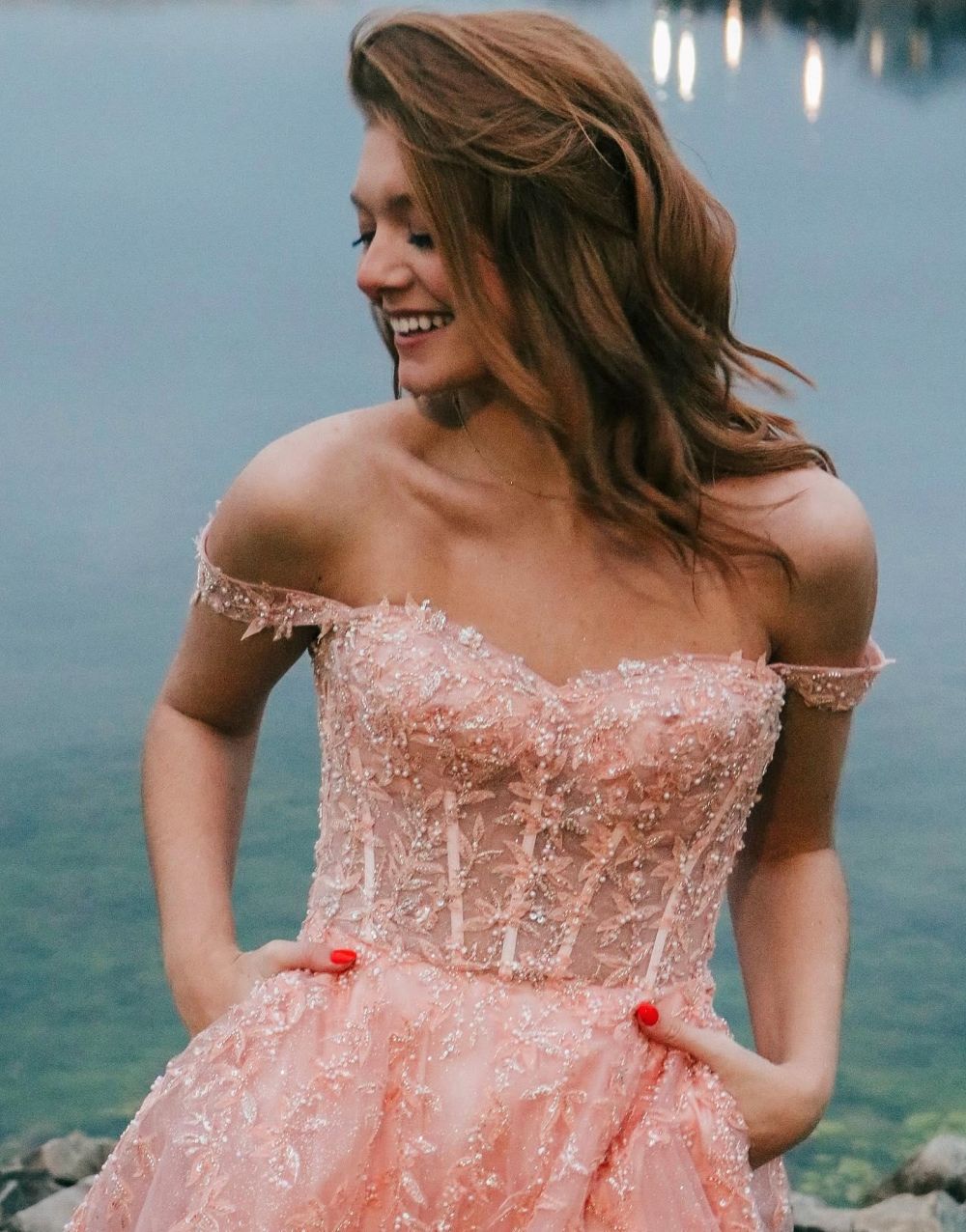 Rylie | A-Linien-Ballkleid aus Glitzertüll mit Spaghettiträgern und Schlitz