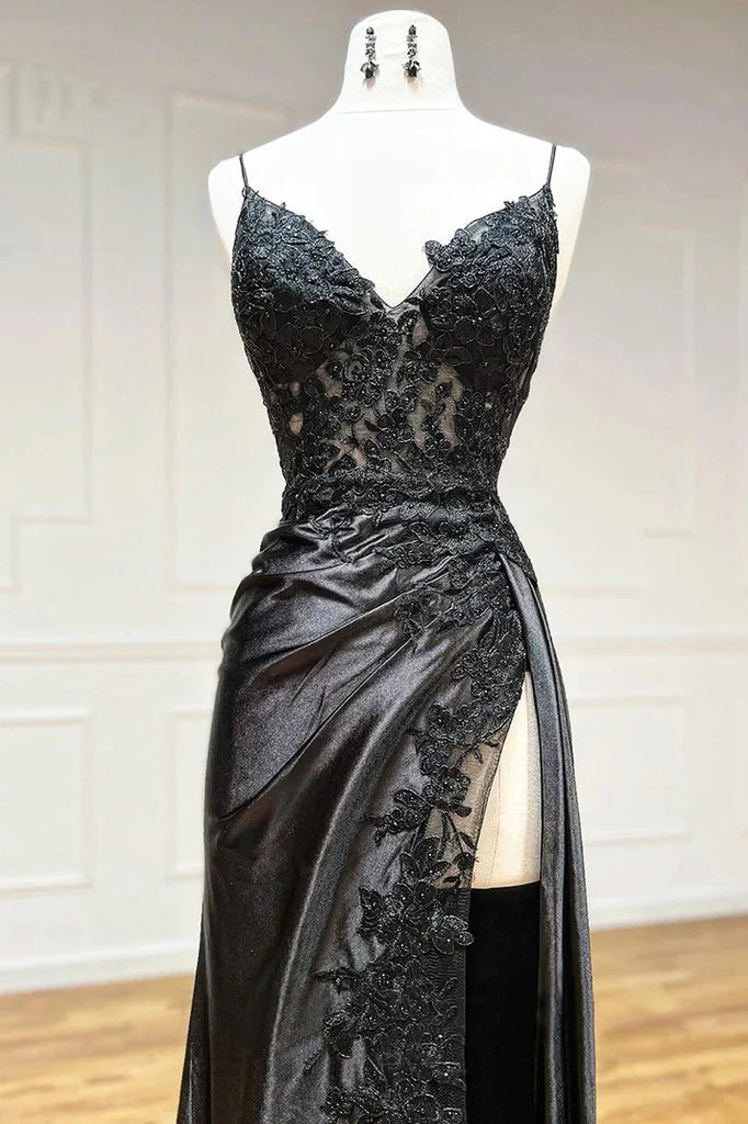 Increíble vestido de fiesta largo negro con escote en V, tirantes finos, encaje, sin mangas y abertura