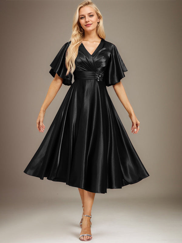 Robe de mère de la mariée en satin extensible à col en V et longueur thé avec perles plissées