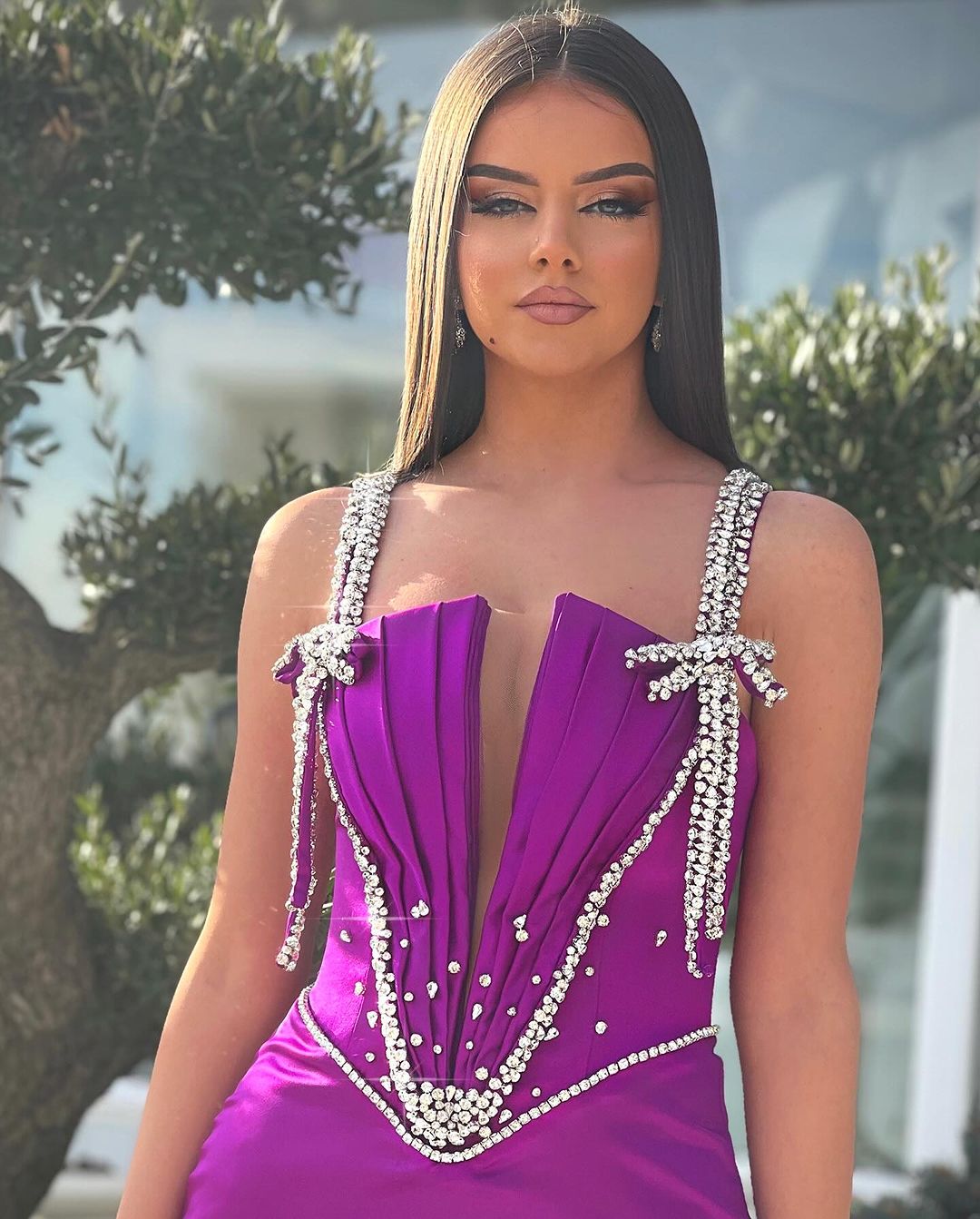 Vestido de fiesta encantador con tirantes largos de sirena, largo hasta el suelo, con pedrería y abertura