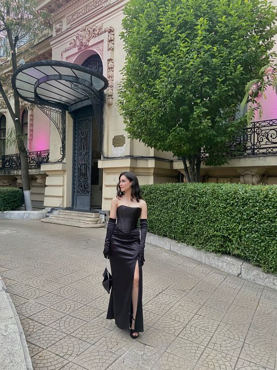Vestido de fiesta negro encantador, sin tirantes y con abertura, vestido de noche negro Y6385