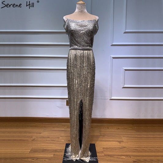 En oferta, sin devoluciones ni reembolsos. Vestidos de noche sexys de Dubái dorados con cuello barco y borlas. Vestidos de noche cortos de lujo sin mangas con lentejuelas y cuentas. Foto real LA60826