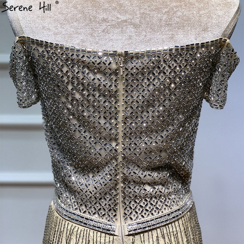 En oferta, sin devoluciones ni reembolsos. Vestidos de noche sexys de Dubái dorados con cuello barco y borlas. Vestidos de noche cortos de lujo sin mangas con lentejuelas y cuentas. Foto real LA60826
