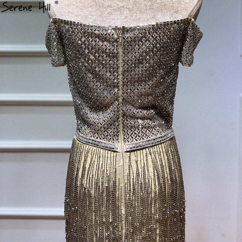En oferta, sin devoluciones ni reembolsos. Vestidos de noche sexys de Dubái dorados con cuello barco y borlas. Vestidos de noche cortos de lujo sin mangas con lentejuelas y cuentas. Foto real LA60826