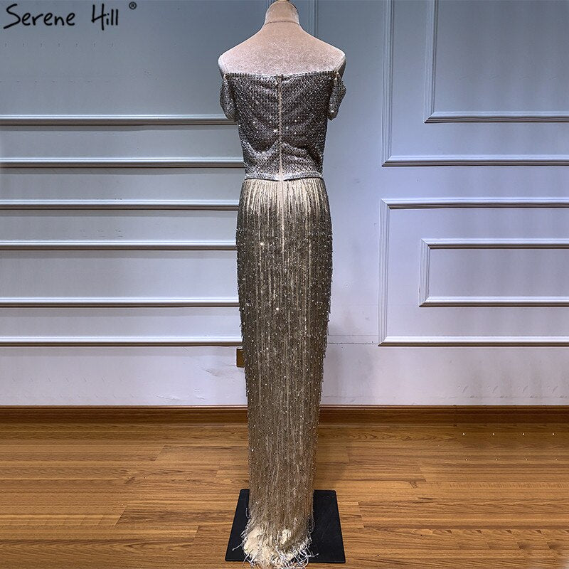 En oferta, sin devoluciones ni reembolsos. Vestidos de noche sexys de Dubái dorados con cuello barco y borlas. Vestidos de noche cortos de lujo sin mangas con lentejuelas y cuentas. Foto real LA60826