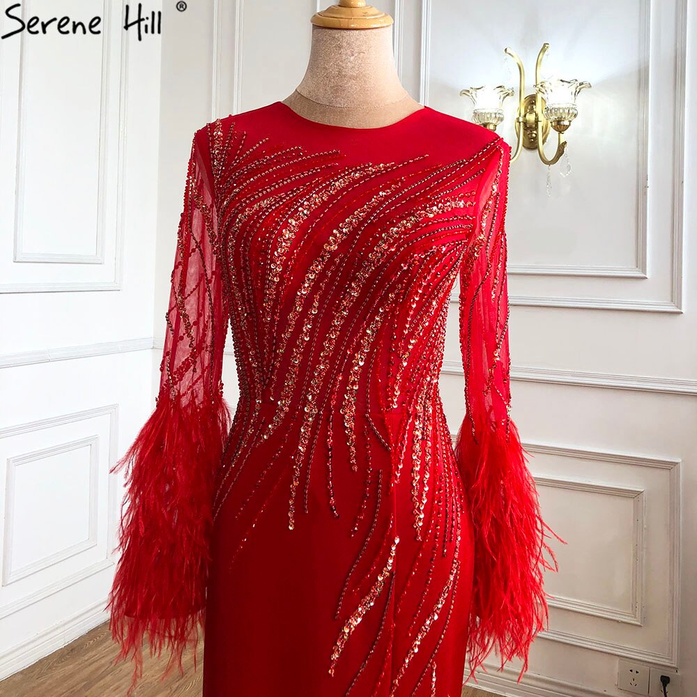 En oferta, sin devolución ni reembolso. Vestido de noche estilo sirena con cuello redondo, lentejuelas y cuentas en rojo de Dubái, plumas y mangas largas, 2025 LA70379.