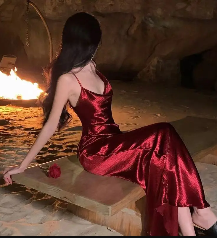 Schlichtes rückenfreies langes Ball- und Abendkleid aus weißem Satin Y7841
