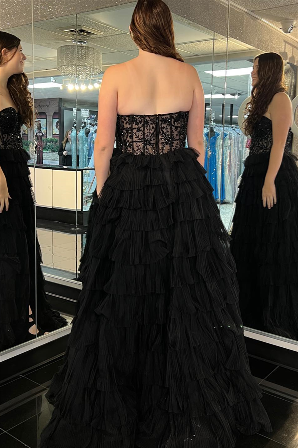 Phelicia | Langes, trägerloses A-Linien-Ballkleid aus Tüll mit Schlitz
