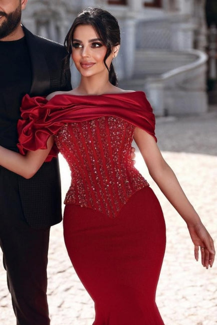 Hermosos vestidos de fiesta largos de sirena roja con hombros descubiertos, lentejuelas y cuentas con encaje