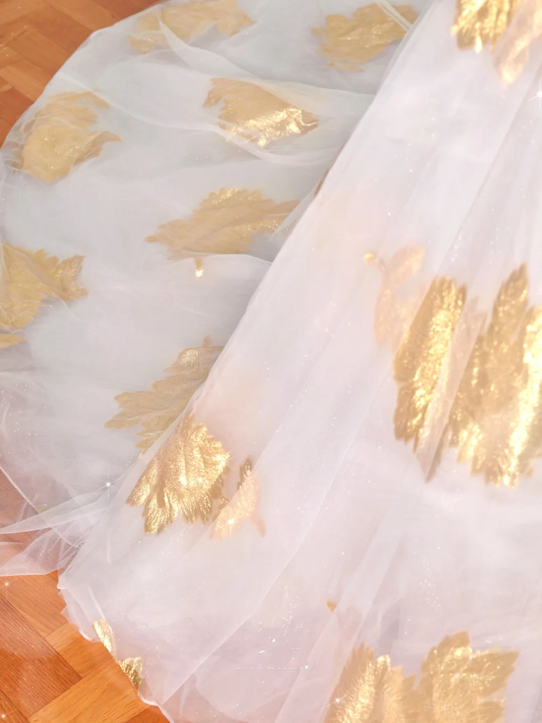 Hermoso vestido de fiesta de tul con estampado dorado y hombros descubiertos, corte en A, vestido de noche Y8618