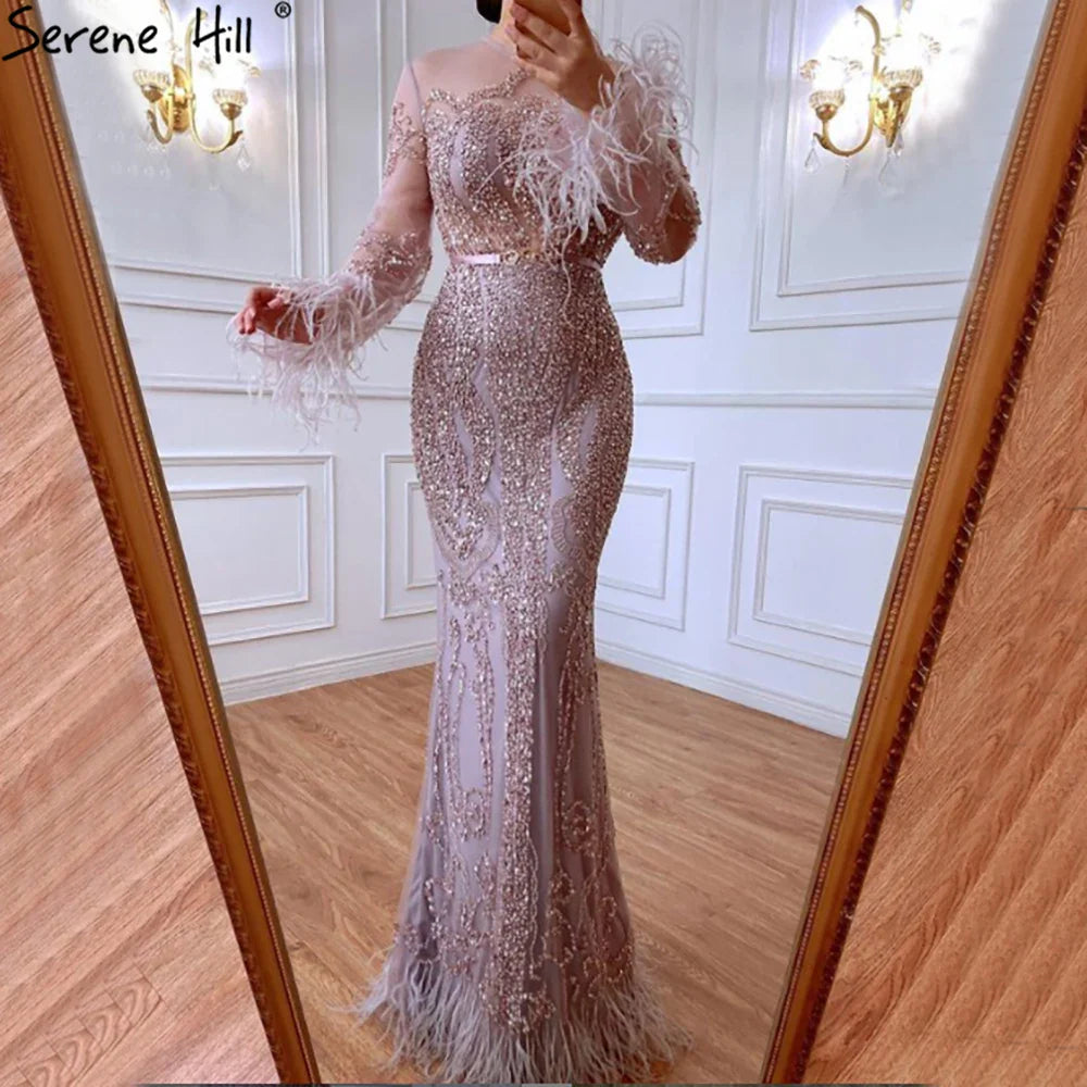 Vestidos de noche de lujo estilo sirena de Dubái, con plumas y cuentas azules de manga larga, 2025 LA60932