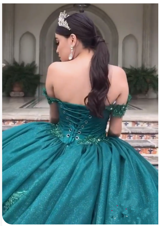 Vestido de quinceañera con hombros descubiertos y purpurina Y608