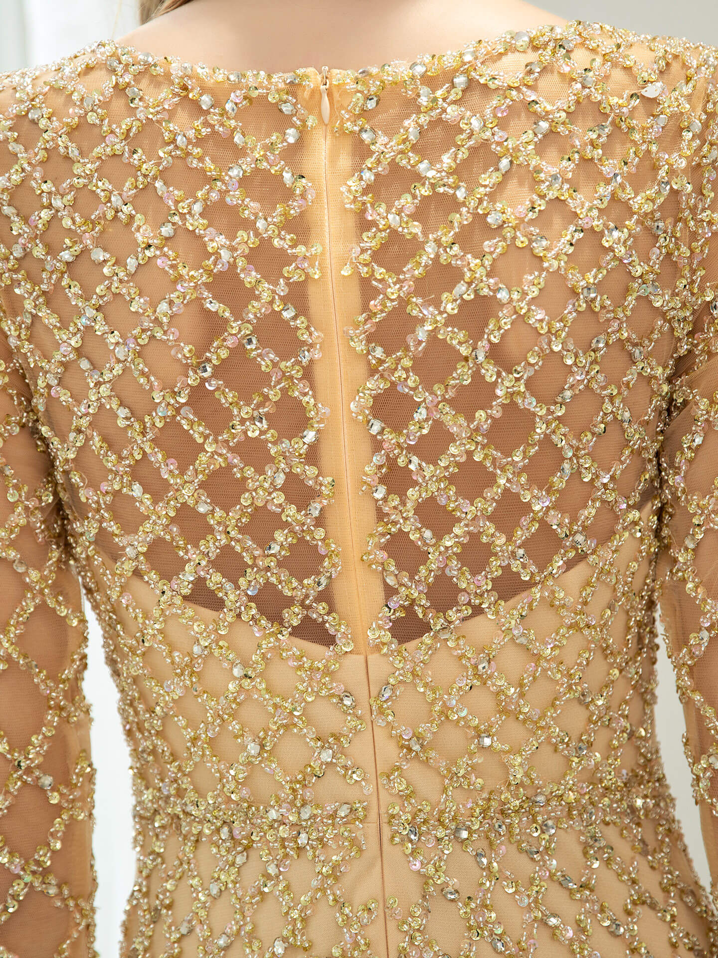 A-Linie Perlenbesetzte luxuriöse modische formelle Abendkleider Langarm Bodenlange Ballkleider