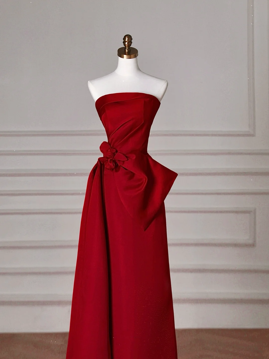 Elegante vestido de fiesta de satén rojo sin tirantes, corte A, vestido de noche formal Y8624