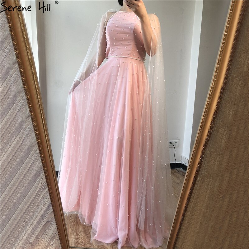 Im Angebot keine Rückgabe keine RückerstattungVerkauf Neuestes Design Rosa Rückenfreies Sexy Abendkleid 2025 Perlen Ärmelloses Schal Abendkleid LA60917