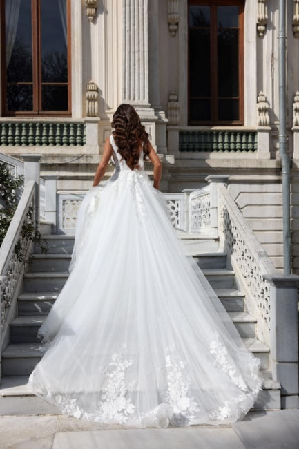 Mermaid Ball Gown Chiffon V-Neck Wedding Dress with Appliques