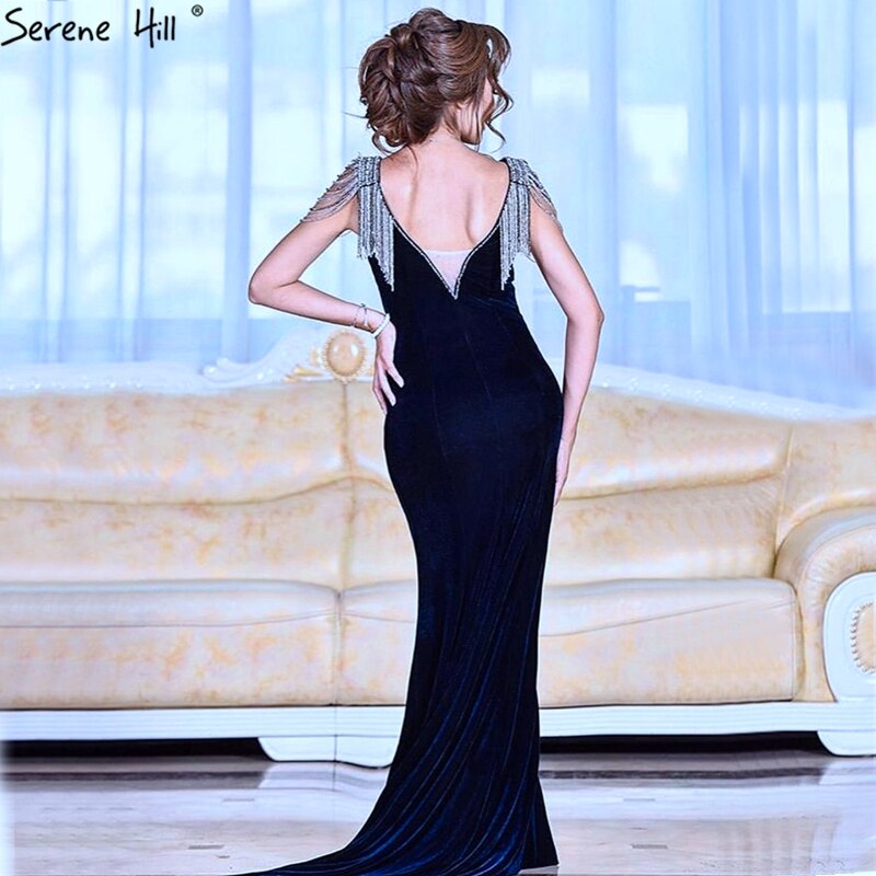 En oferta, sin devolución ni reembolso. Vestidos de noche de terciopelo azul marino con borlas y cuentas 2025, Dubái, escote en V profundo, sin mangas, sexys, LA6351