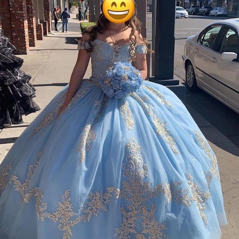 Vestido de quinceañera azul bebé con hombros descubiertos y mangas para fiesta de cumpleaños de 16 años Y403