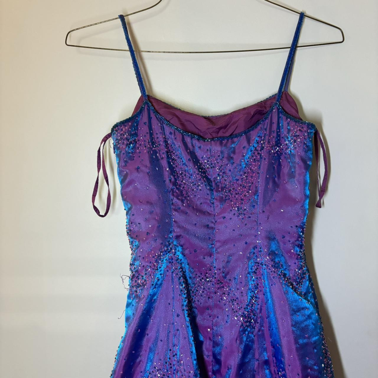 Wunderschönes lila Perlenbesetztes A-Linien-Abendkleid mit Spaghettiträgern, Party- und Ballkleid Y7955