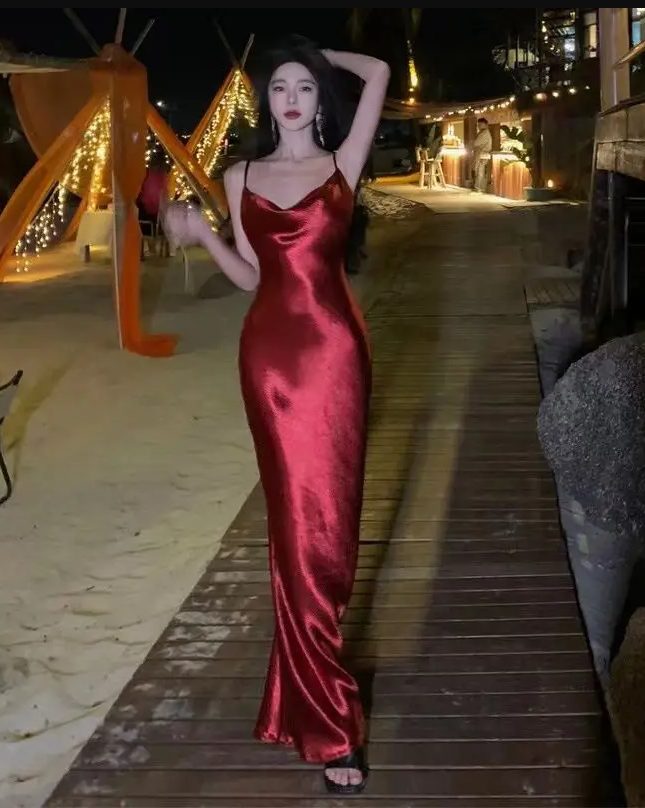 Schlichtes rückenfreies langes Ball- und Abendkleid aus weißem Satin Y7841