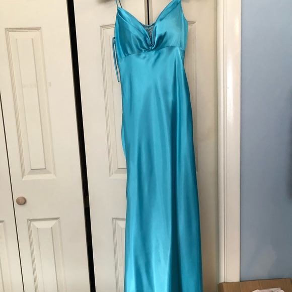 Schlichtes blaues Spaghettiträger-Abendkleid aus Satin im Meerjungfrau-Stil, formelles Ballkleid Y8404